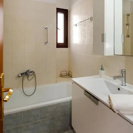 Michalis House Апартаменты Никити